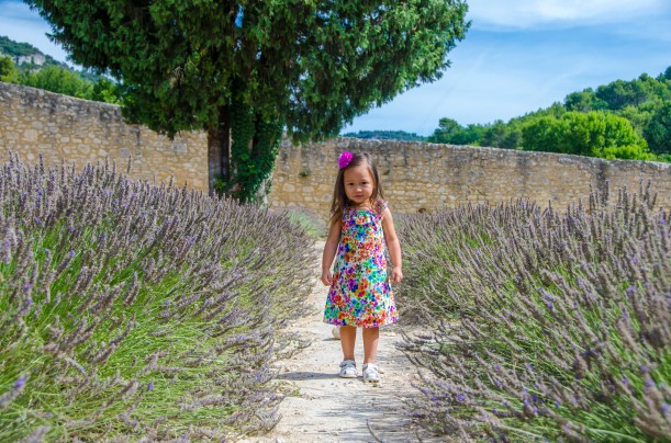 Eva brightened the lavender fields that were past their prime season. Abbaye de Sénanque.